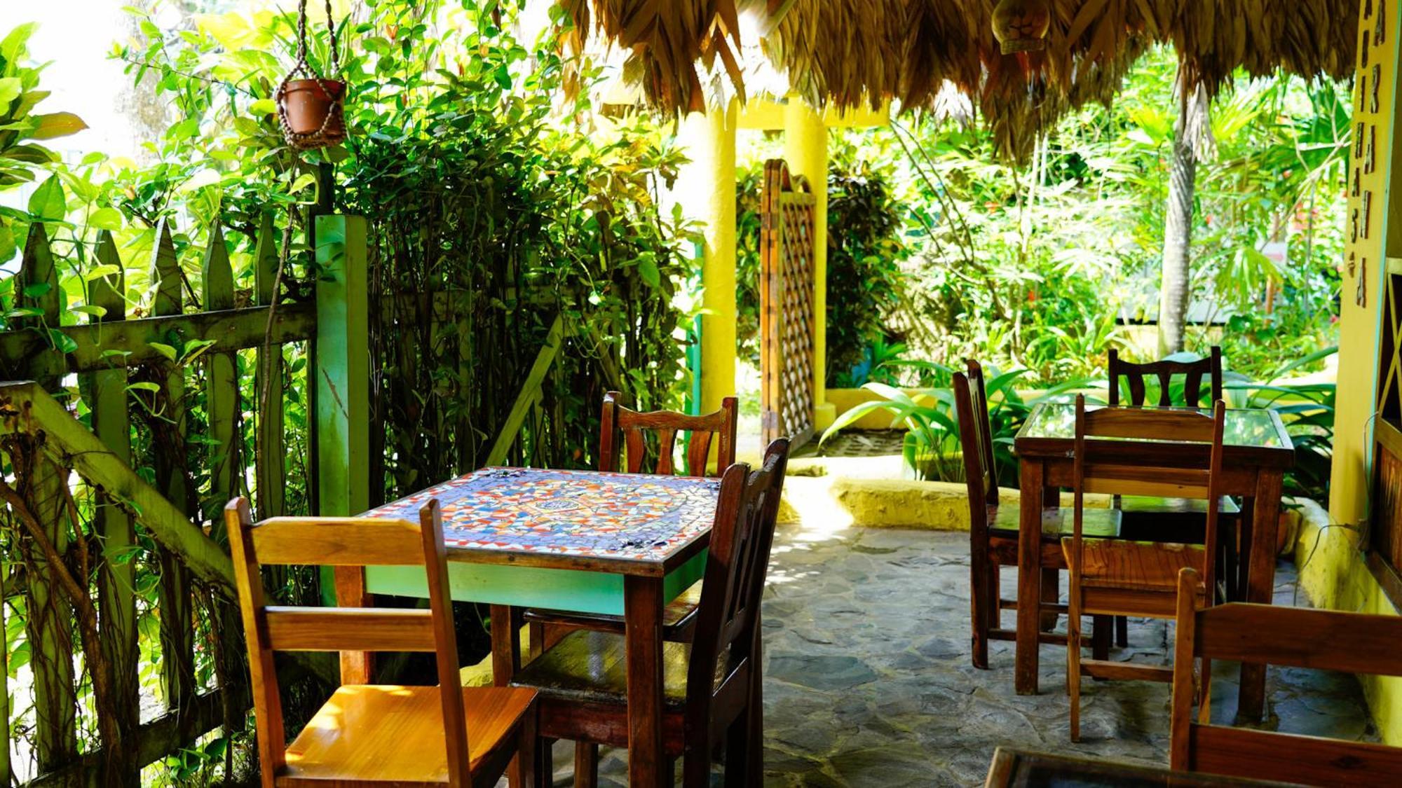 Cabinas Guarana Puerto Viejo de Talamanca Exterior photo